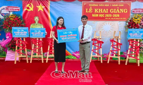 Tiếp sức đến trường - Ngăn dòng bỏ học