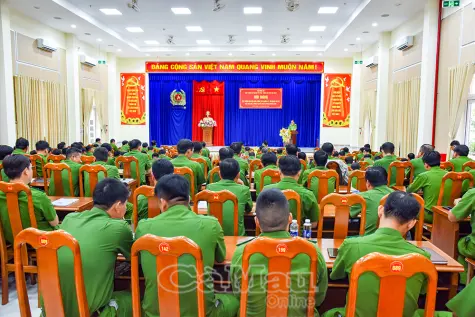 Hơn 300 cán bộ dự tập huấn quản lý, sử dụng vũ khí, vật liệu nổ