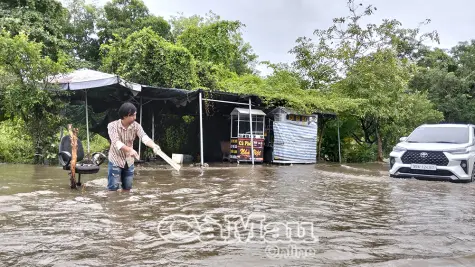 Người “tò tét” điều tiết giao thông
