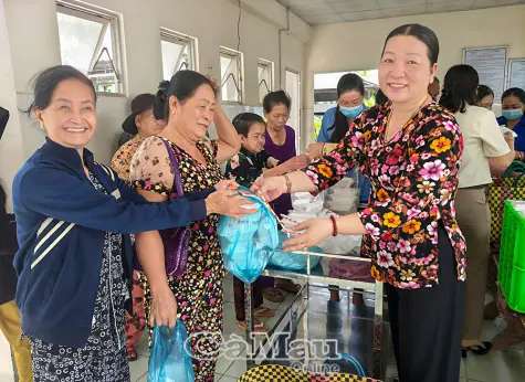 Lan toả “Tình yêu thương” từ bếp ăn nghĩa tình