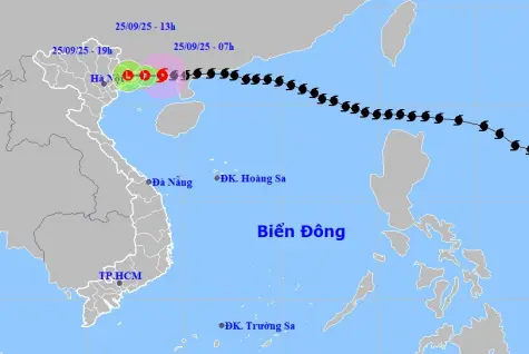 Bão Ragasa giảm còn cấp 8, trưa nay đổ bộ Quảng Ninh