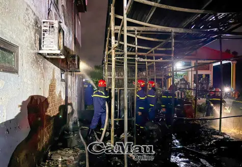 Kịp thời khống chế đám cháy nhà dân ở phường Hòa Thành