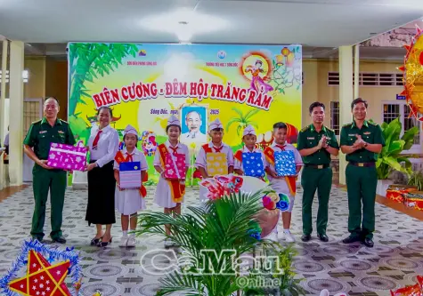 Hơn 3.000 phần quà Trung thu cho em vùng biên giới Cà Mau