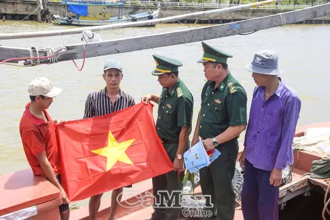 Giữ biển vững bờ bằng pháp luật và ý thức ngư dân