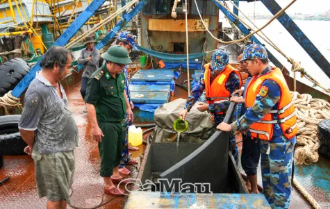 Liên tiếp phát hiện 2 tàu cá vận chuyển gần 90.000 lít dầu trái phép