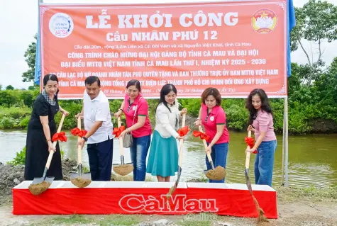Khởi công xây dựng cầu giao thông Nhân Phú 12, xã Cái Đôi Vàm
