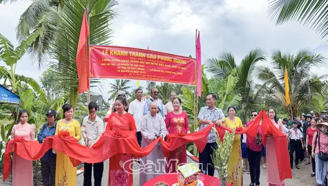Mặt trận Tổ quốc tỉnh khánh thành cầu giao thông tại xã Khánh Bình