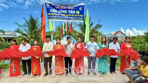 Thêm một nhịp cầu nghĩa tình từ nhóm “Chung sức Cà Mau”