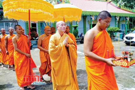 ធ្វើបុណ្យសង្ឃភត្ត ដើម្បីសាងកុសលផលបុណ្យ