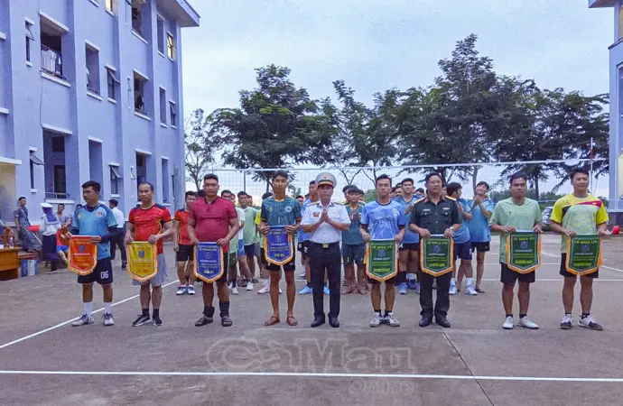 Giải bóng chuyền chào mừng 50 năm Vùng 5 Hải quân