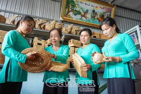 Phụ nữ Cà Mau đoàn kết, sáng tạo, khẳng định vị thế