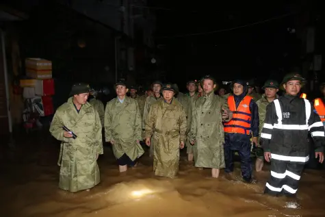Phó Thủ tướng Trần Hồng Hà kiểm tra, chỉ đạo công tác ứng phó lũ lụt tại Huế
