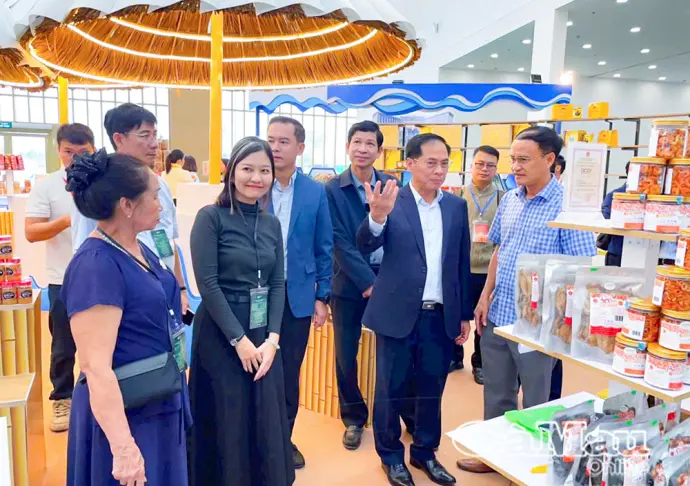 Cà Mau rực rỡ tại Hội chợ Mùa thu 2025