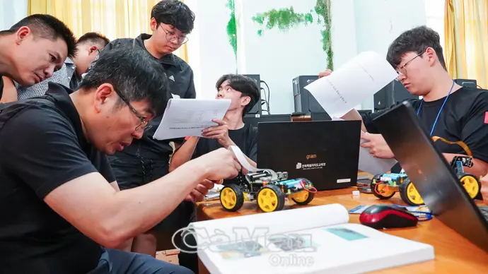 Chia sẻ tay nghề, lan toả văn hoá Việt - Hàn