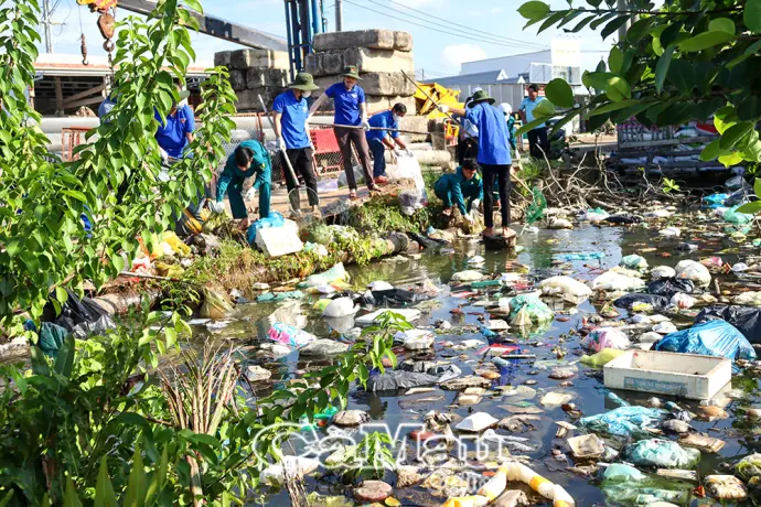 Tuổi trẻ Khánh Lâm xóa điểm ô nhiễm, lan tỏa lối sống xanh