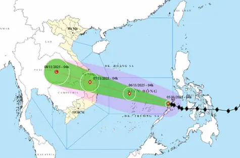 Bão Kalmaegi vào Biển Đông mạnh cấp 13