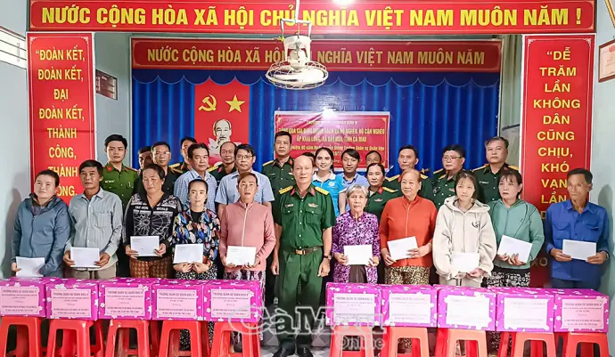 Tấm lòng người lính Quân khu 9 gửi đến bà con vùng Đất Mũi