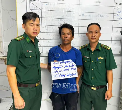 Bắt đối tượng truy nã đang lẩn trốn trên tàu cá