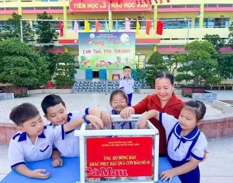 Trường Tiểu học Phùng Ngọc Liêm ủng hộ gần 28 triệu đồng giúp đồng bào miền Bắc