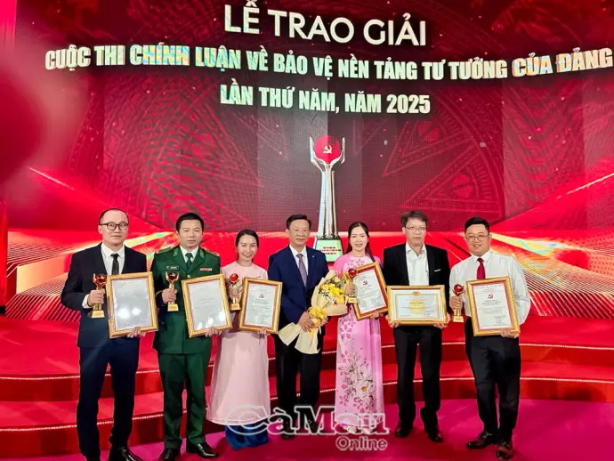 Từ “ngòi bút thép” đến “lá chắn tư tưởng”