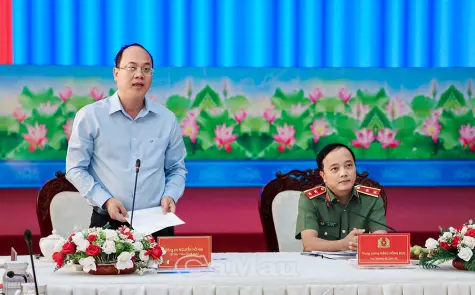 Thứ trưởng Đặng Hồng Đức làm việc với Công an tỉnh Cà Mau