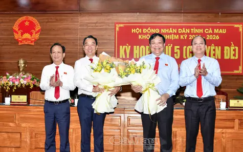 Đồng chí Lữ Quang Ngời giữ chức Chủ tịch UBND tỉnh Cà Mau