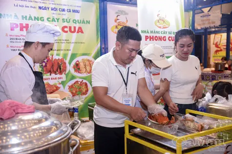 Cua Cà Mau “cháy hàng” trong 2 ngày đầu Lễ hội ẩm thực tại TP Hồ Chí Minh