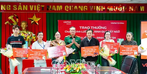Viettel Cà Mau trao thưởng hơn 215 triệu đồng tri ân khách hàng