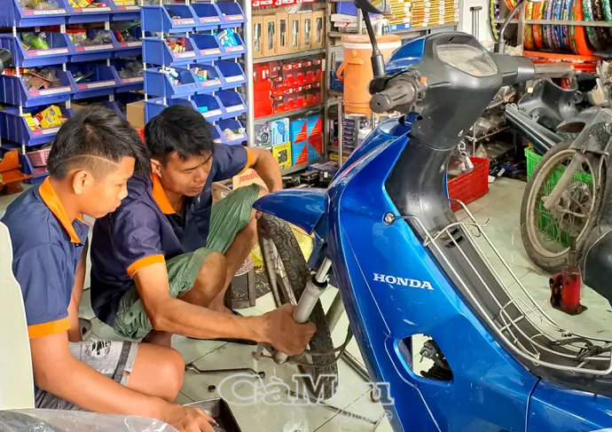 Sinh kế bền vững từ mô hình “Sửa xe thanh niên”