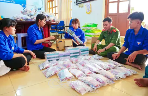 Cà Mau chung tay vì miền Trung