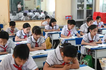 Bộ Chính trị: Hoàn thành sắp xếp các trường học, trạm y tế cấp xã trước 31/12