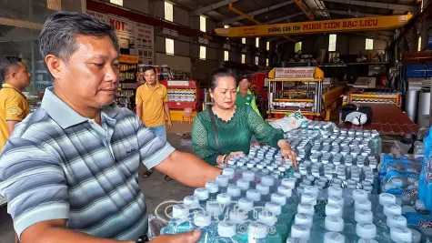 Gửi trọn yêu thương về “rốn lũ” miền Trung