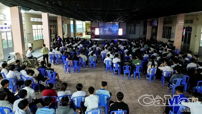 Lịch sử chạm đến trái tim qua phim “Mưa đỏ”