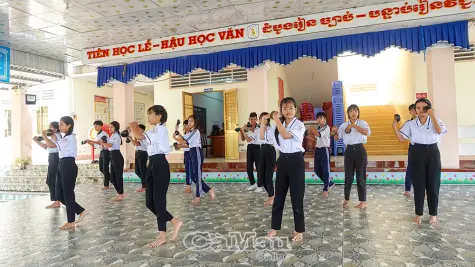 Lan toả văn hoá Khmer trong học đường