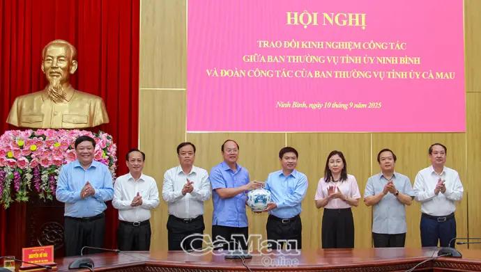 Nghĩa tình son sắt, vượt thời gian
