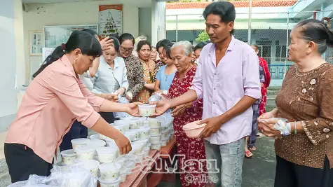 250 suất ăn miễn phí cho bệnh nhân nghèo