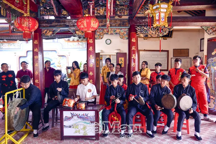 Phát triển năng lực bảo tồn, phát huy giá trị văn hoá dân tộc Hoa