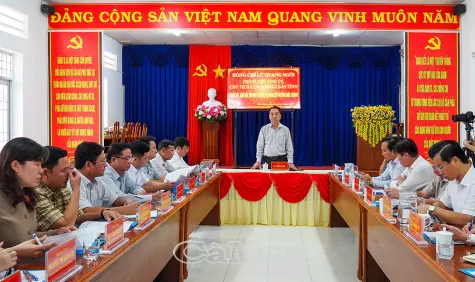Chủ tịch UBND tỉnh Lữ Quang Ngời làm việc với phường Hoà Thành