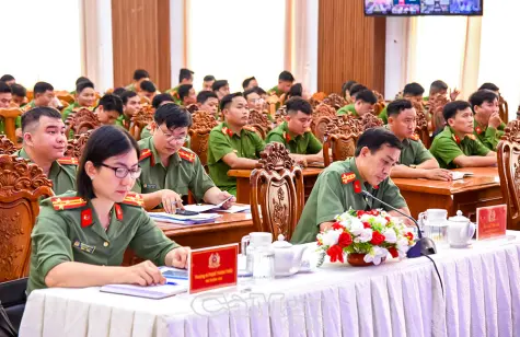 Phát động phong trào thi đua “Ba nhất: Kỷ luật nhất - Trung thành nhất - Gần dân nhất”