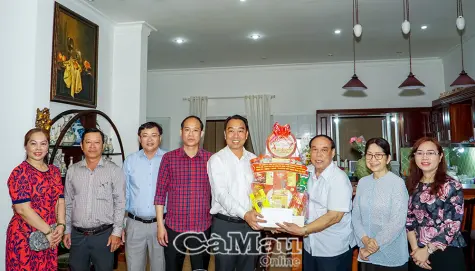 Mong muốn các đồng chí nguyên lãnh đạo tỉnh tiếp tục đồng hành, đóng góp với quê hương