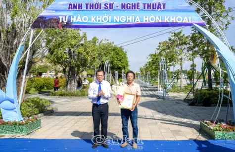 Trao giải và triển lãm Ảnh Thời sự - Nghệ thuật với chủ đề “Tự hào Khởi nghĩa Hòn Khoai”