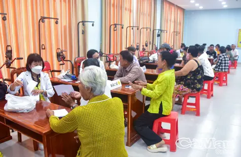 Lan toả yêu thương từ chương trình khám, chữa bệnh nhân đạo