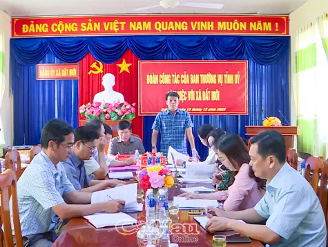 Đoàn công tác Ban Thường vụ Tỉnh uỷ Cà Mau làm việc với xã Đất Mới