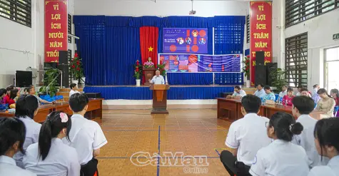 Truyền tình yêu lịch sử cho thế hệ trẻ