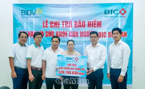 Chi trả hơn 820 triệu đồng quyền lợi bảo hiểm cho khách hàng vay vốn tại BIDV