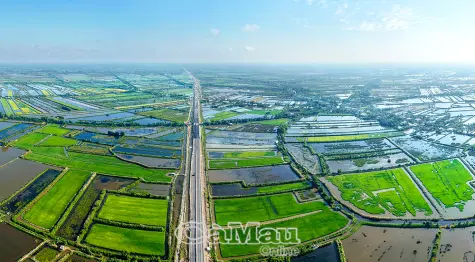 Nét đẹp cao tốc Cần Thơ - Cà Mau