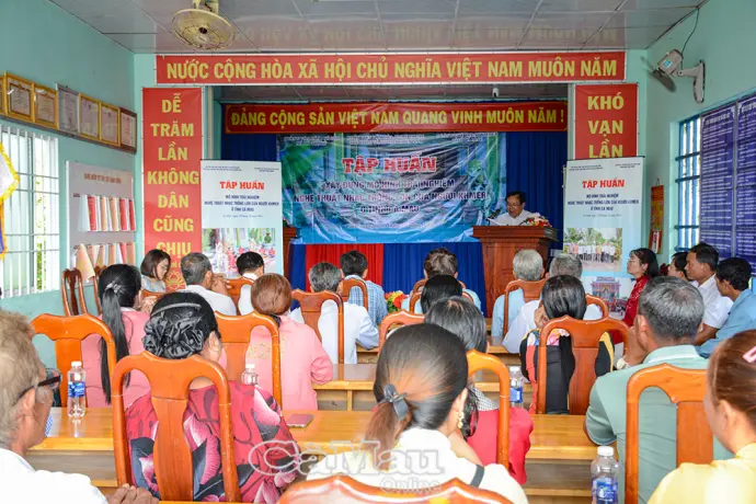 Tập huấn xây dựng mô hình trải nghiệm Nhạc trống lớn của người Khmer