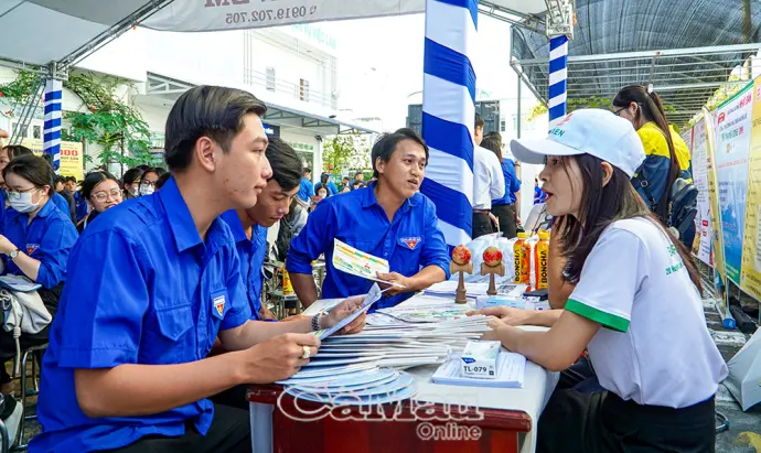 Cầu nối đưa người lao động trở lại thị trường việc làm