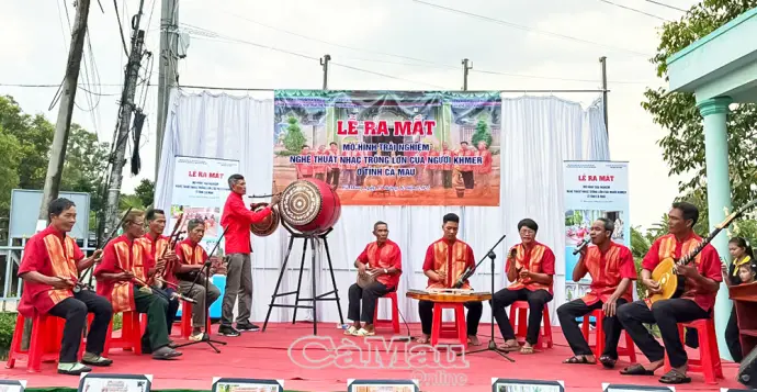 Ra mắt mô hình trải nghiệm nghệ thuật Nhạc trống lớn của người Khmer ở Cà Mau