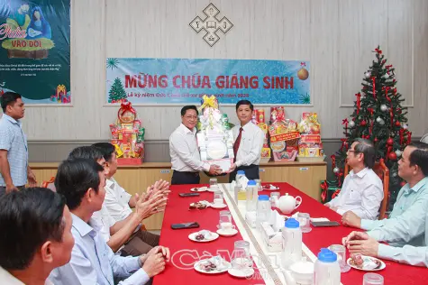 Giáng sinh an lành, thắm tình đoàn kết